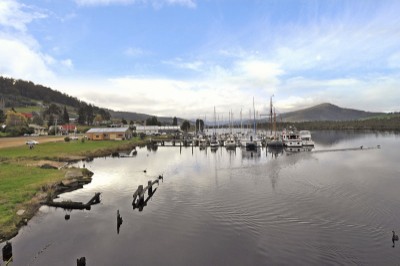 Looking up the Huon River to Franklin Marina